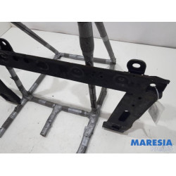 Renault - Clio - Radiator bar
