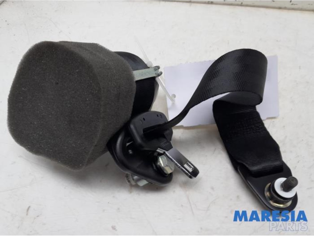 Fiat - 500 - Rear seatbelt, left