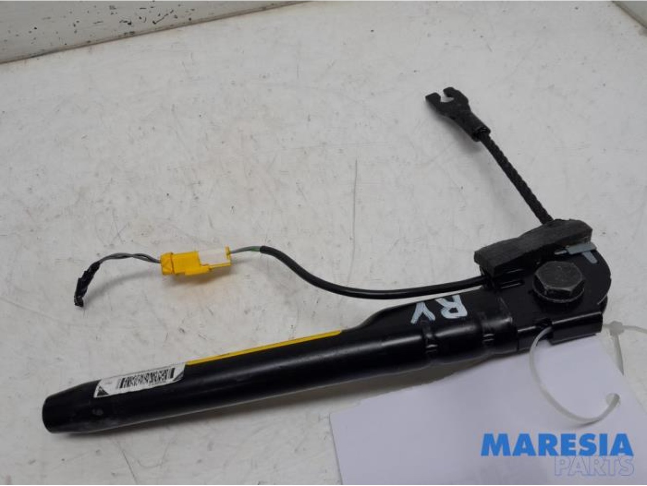 Fiat - 500 - Seatbelt tensioner, right