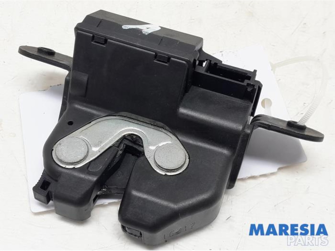 Fiat - 500 - Tailgate lock mechanism