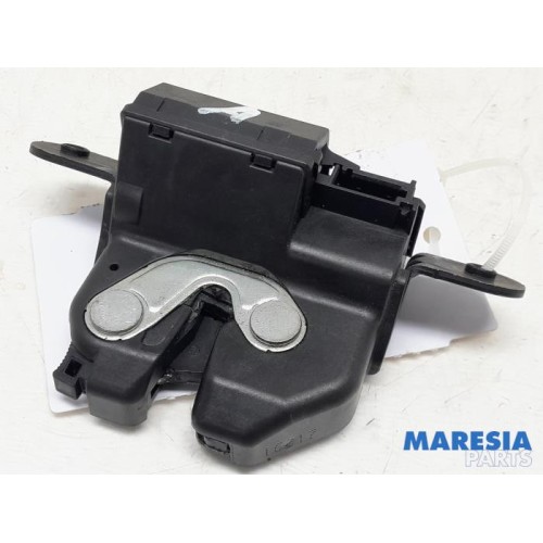 Fiat - 500 - Tailgate lock mechanism