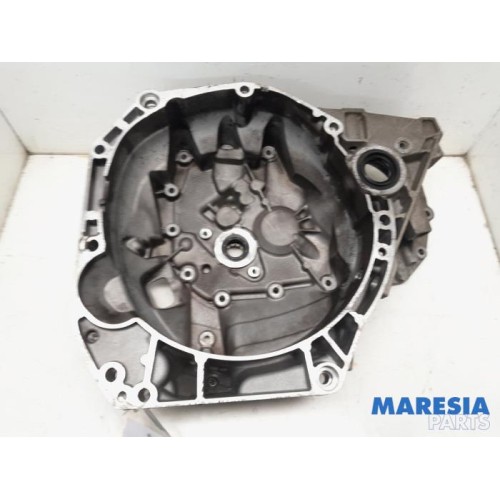 Renault - Clio - Gearbox casing