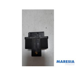 Peugeot - 207 - Relay
