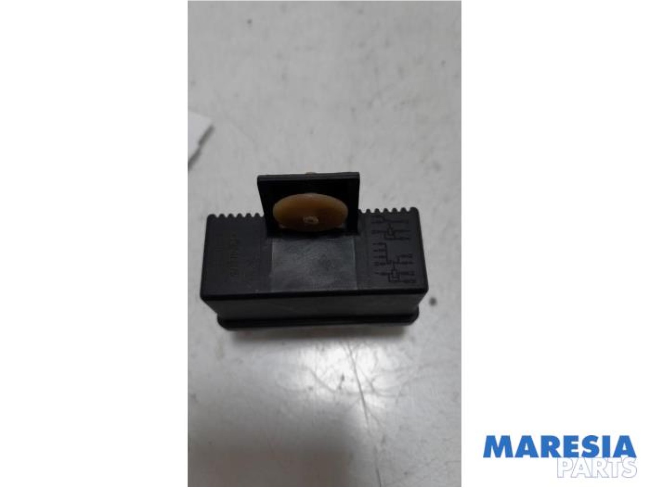 Peugeot - 207 - Relay