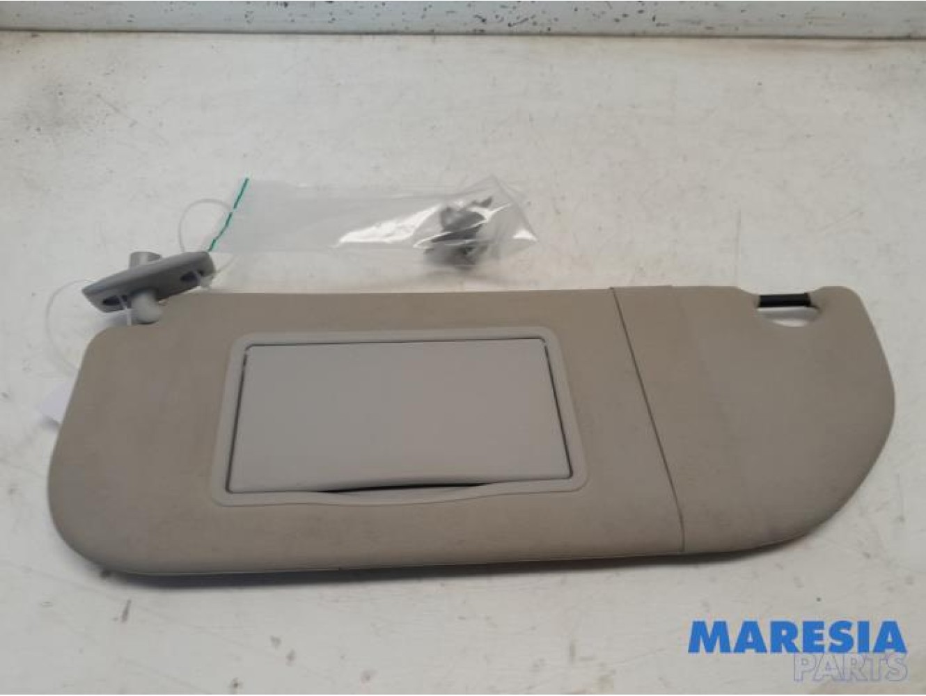 Peugeot - 107 - Sun visor