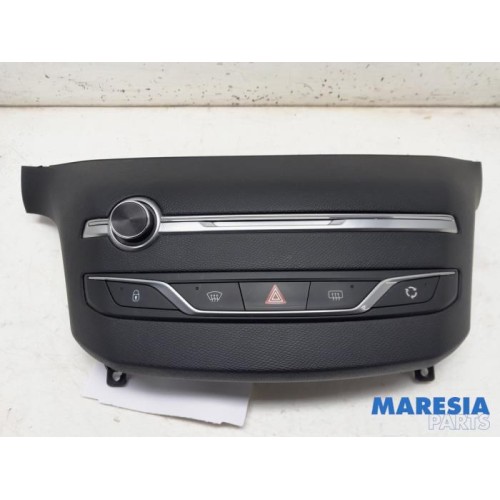 Peugeot - 308 - Panic lighting switch