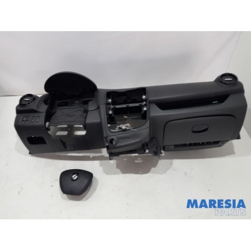 Renault - Clio - Airbag set + dashboard