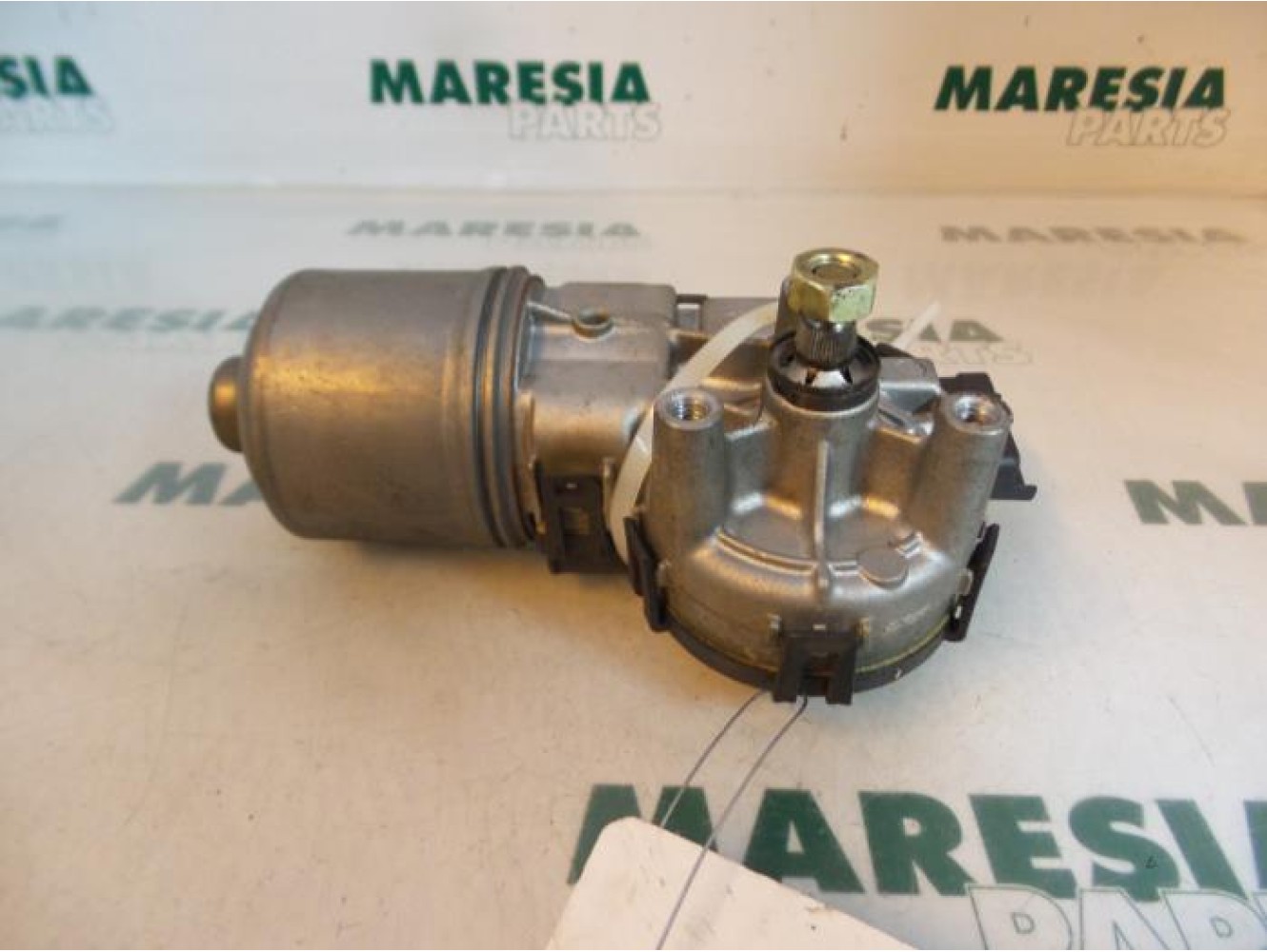 Peugeot - 206 - Front wiper motor