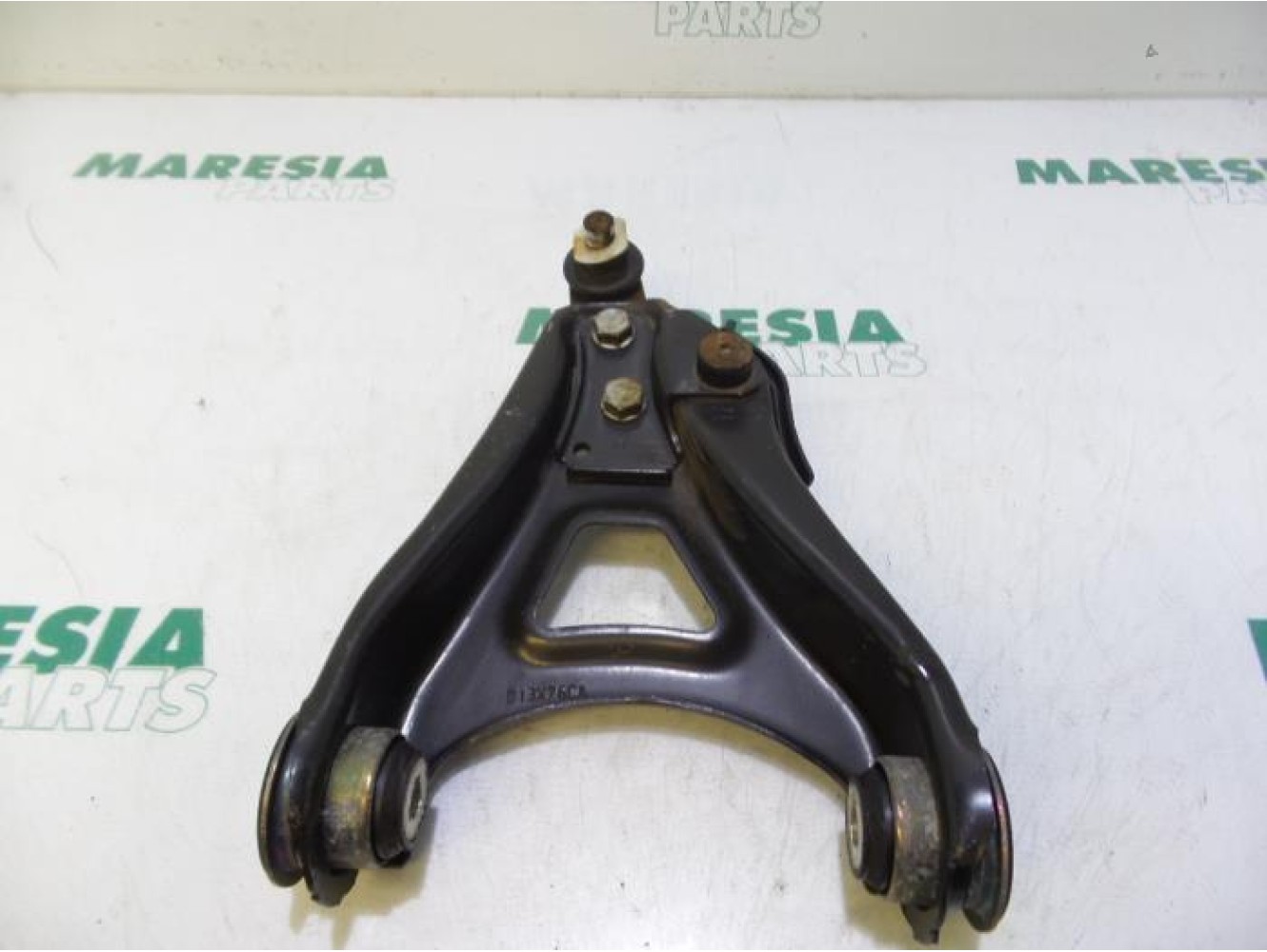 Renault - Kangoo - Front lower wishbone, right