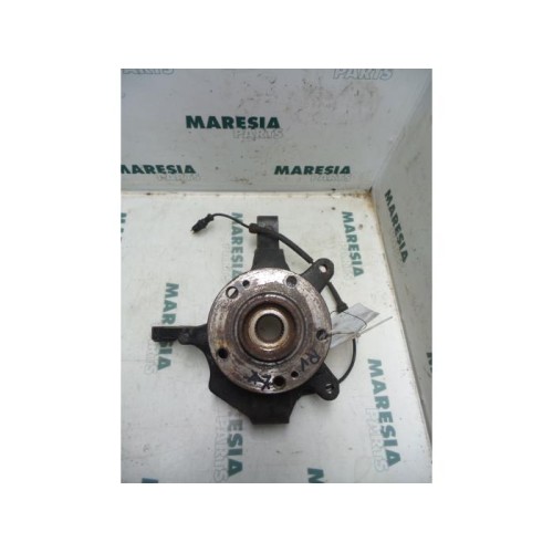 Renault - Laguna - Knuckle, front right