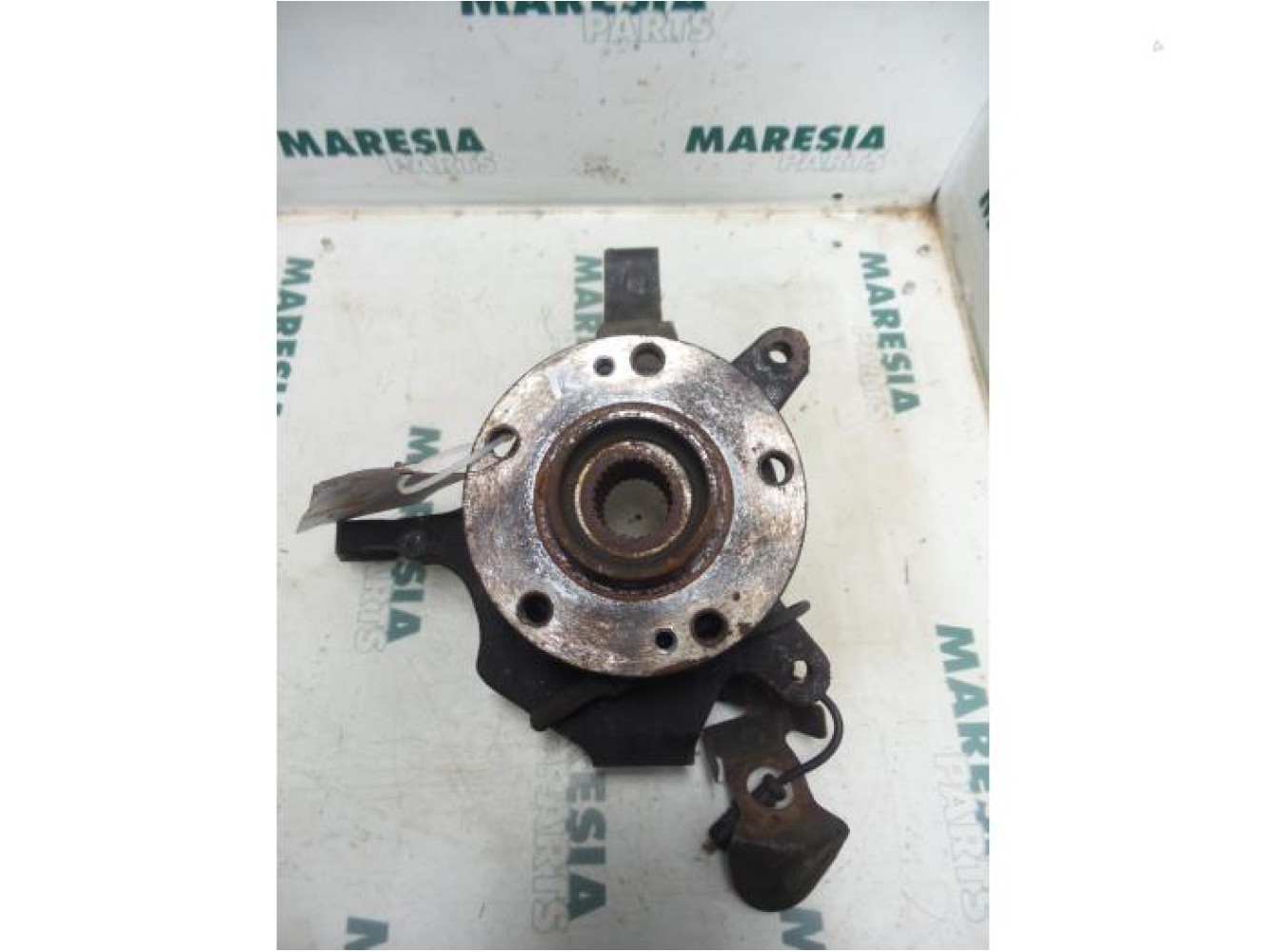 Renault - Laguna - Knuckle, front right