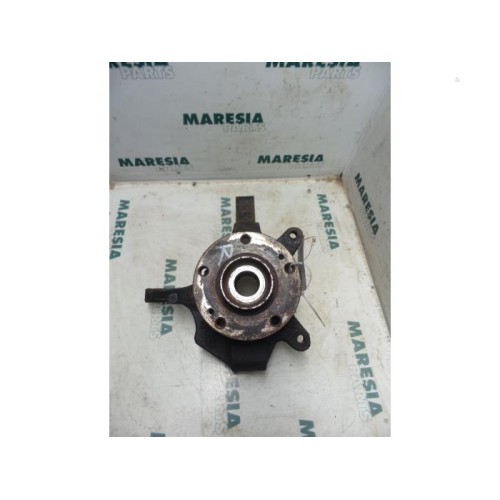 Renault - Laguna - Knuckle, front right
