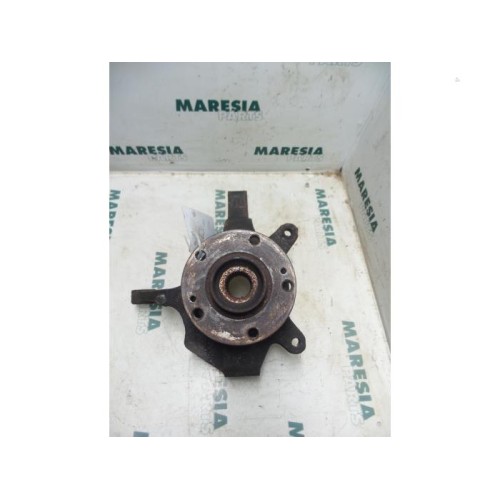 Renault - Laguna - Knuckle, front right