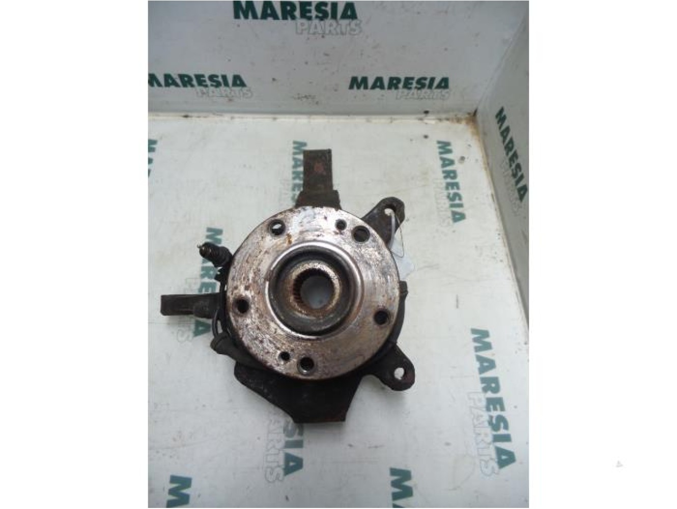 Renault - Laguna - Knuckle, front right