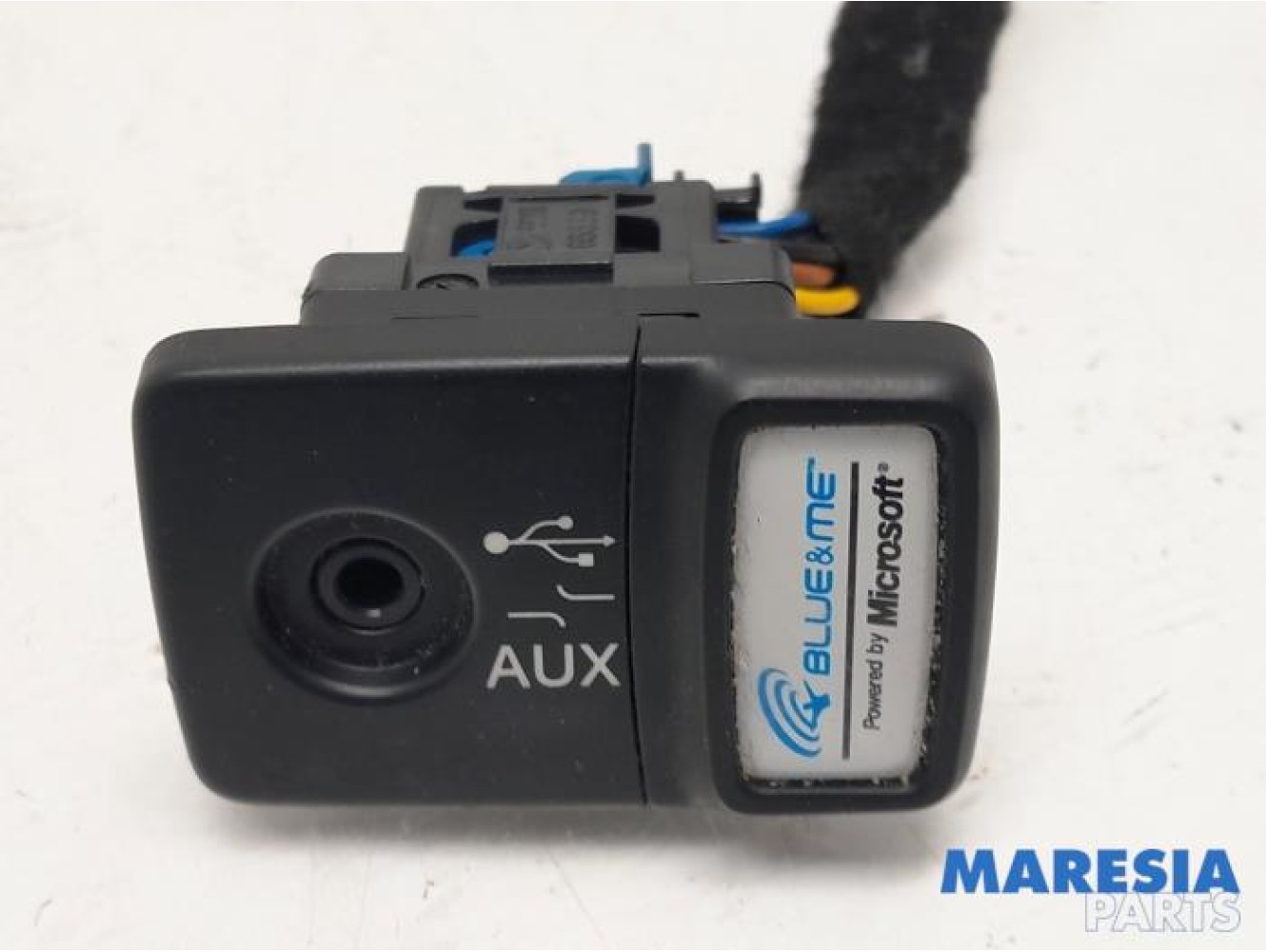 Fiat - 500 - AUX / USB connection