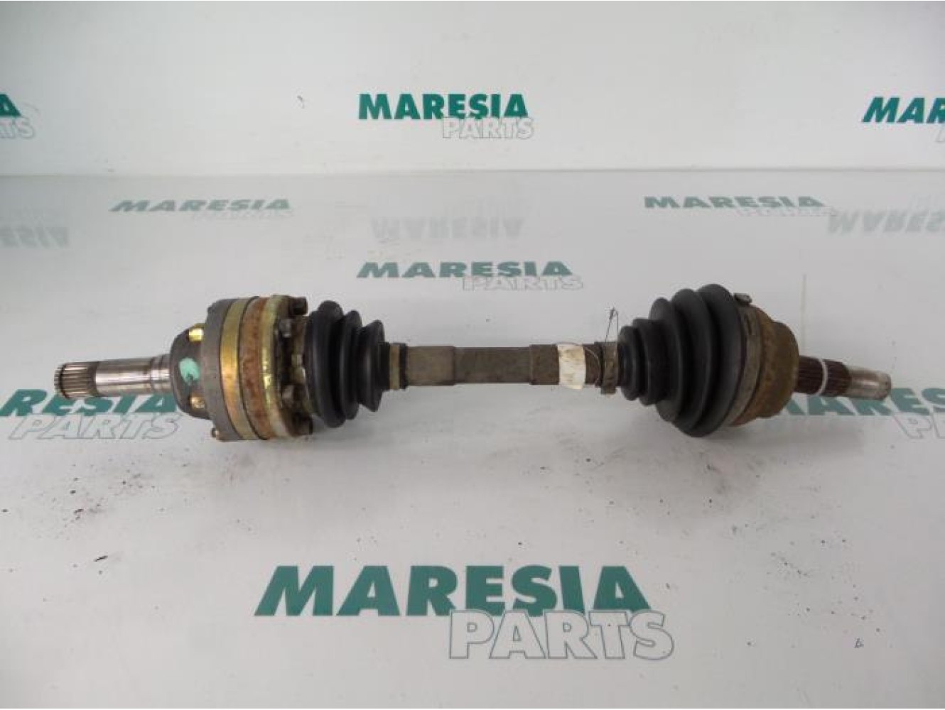 Alfa Romeo - Spider - Aandrijfas links-voor