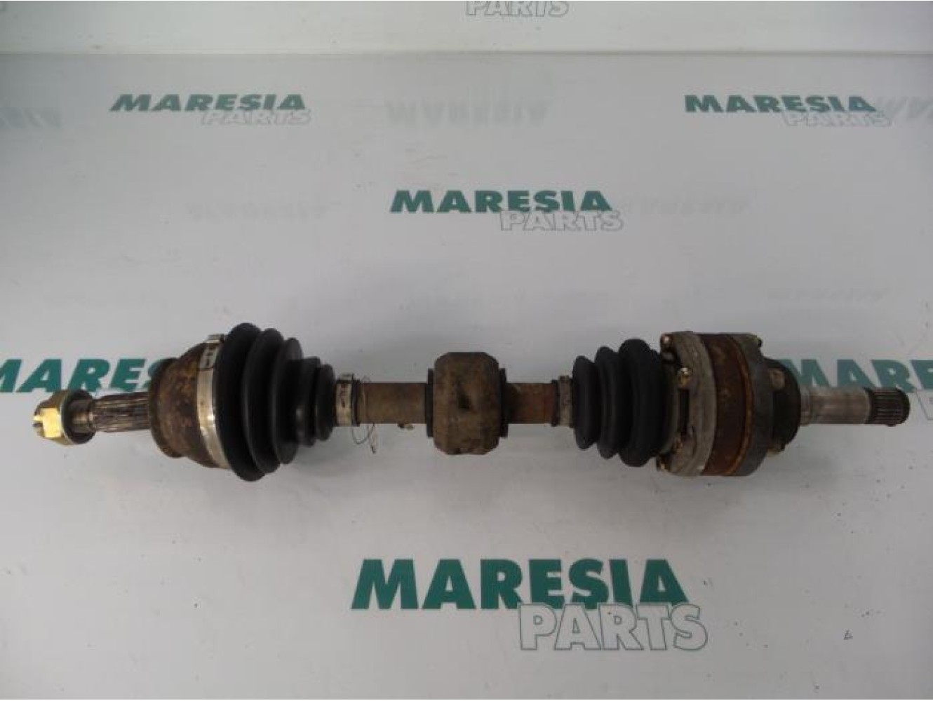 Alfa Romeo - 155 - Aandrijfas links-voor