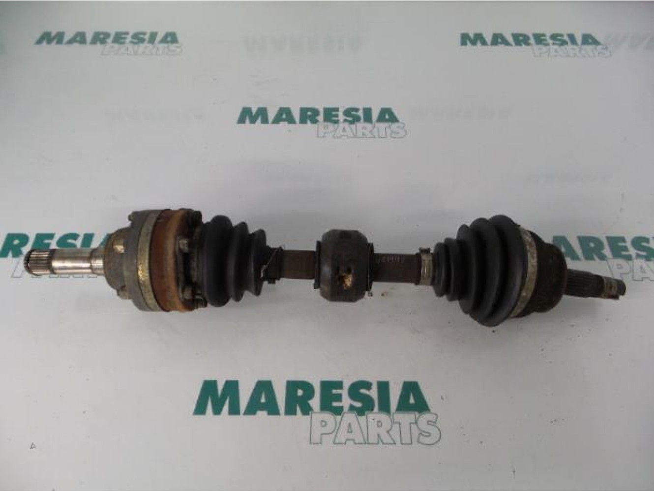 Alfa Romeo - 155 - Aandrijfas links-voor