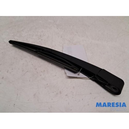 Peugeot - 308 - Rear wiper arm