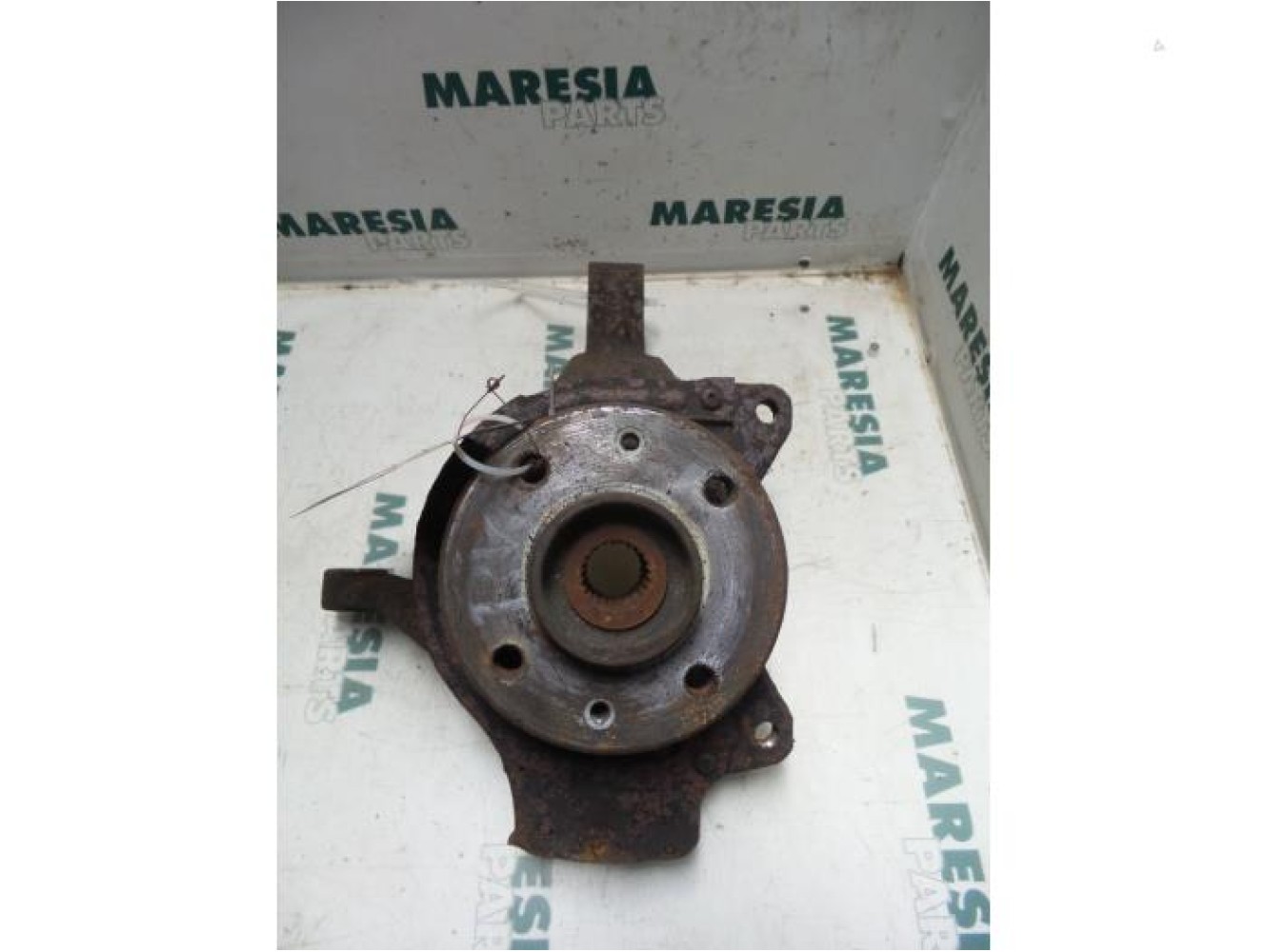 Renault - Safrane - Knuckle, front right