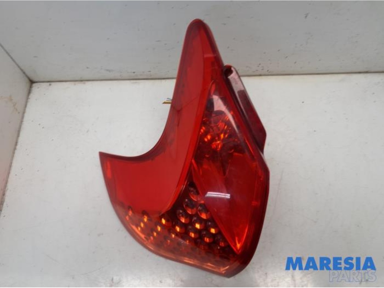 Peugeot - 3008 - Taillight, left