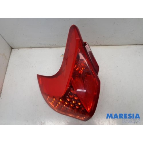 Peugeot - 3008 - Taillight, left
