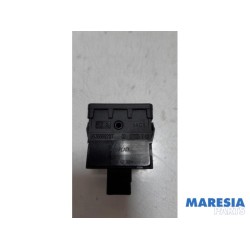 Peugeot - 3008 - AIH headlight switch