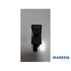 Peugeot - 3008 - AIH headlight switch