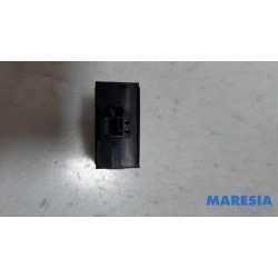 Peugeot - 3008 - AIH headlight switch