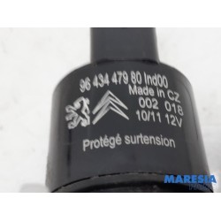 Peugeot - 3008 - Scheibensprüherpumpe vorne