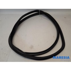 Alfa Romeo - Giulietta - Portierrubber 4Deurs links-voor