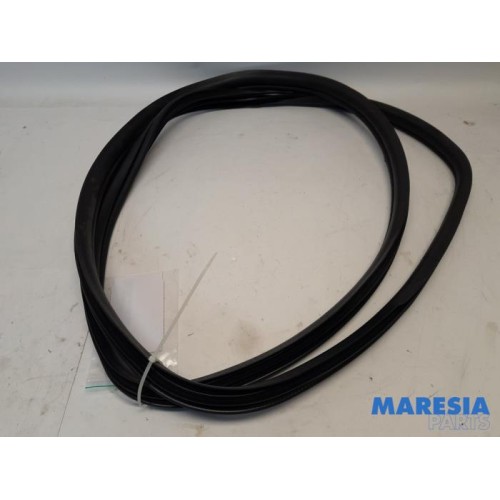 Alfa Romeo - Giulietta - Portierrubber 4Deurs links-voor