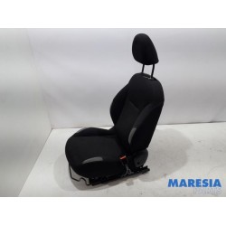 Peugeot - 208 - Seat, right