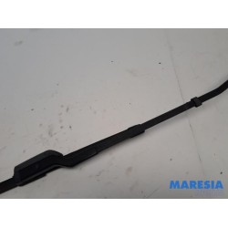 Peugeot - 3008 - Front wiper arm