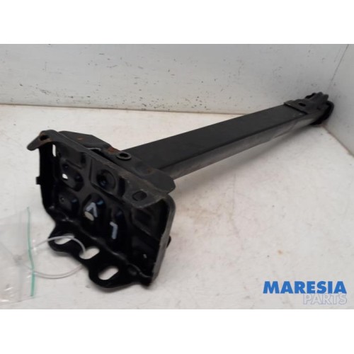 Peugeot - 3008 - Front wishbone support, left