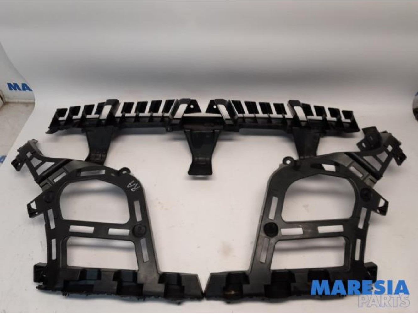 Peugeot - 3008 - Rear bumper bracket central