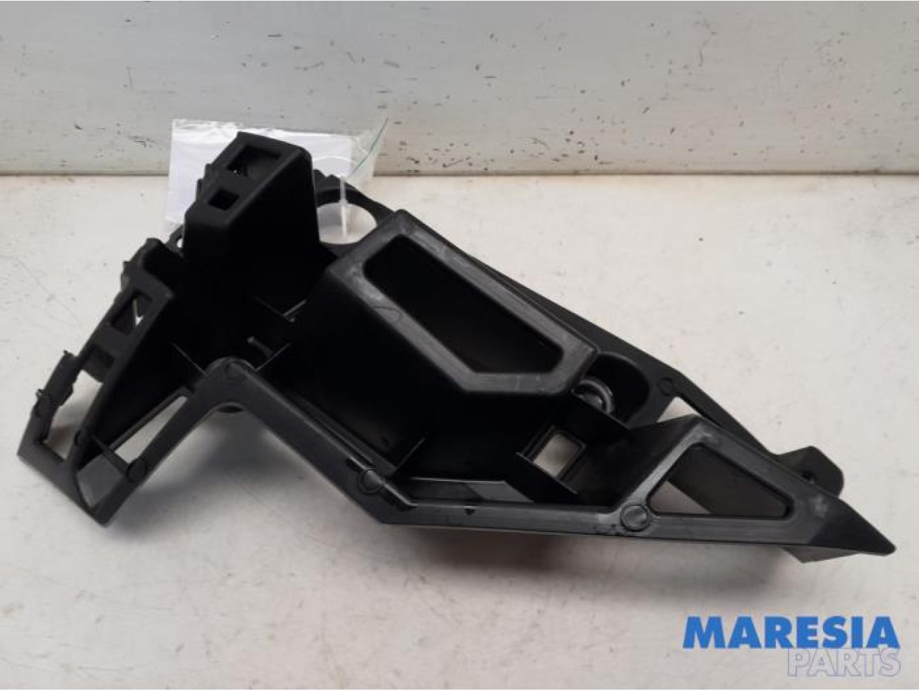 Peugeot - 3008 - Rear bumper bracket, left