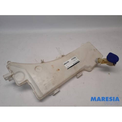 Peugeot - 3008 - Front windscreen washer reservoir