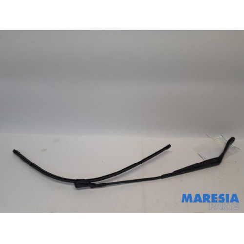 Citroen - DS4 - Front wiper arm