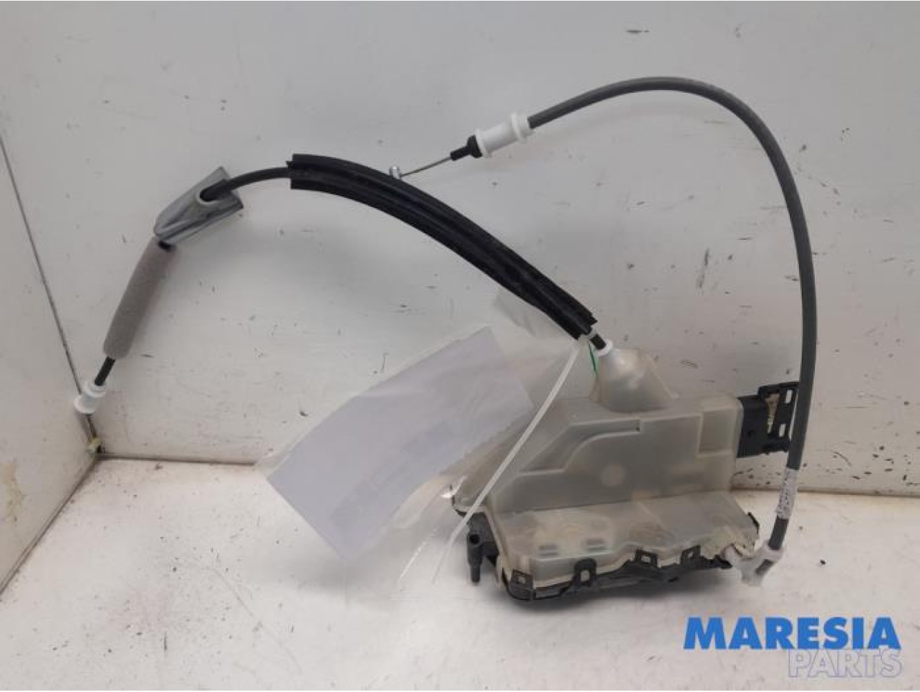 Peugeot - 3008 - Front door lock mechanism 4-door, right