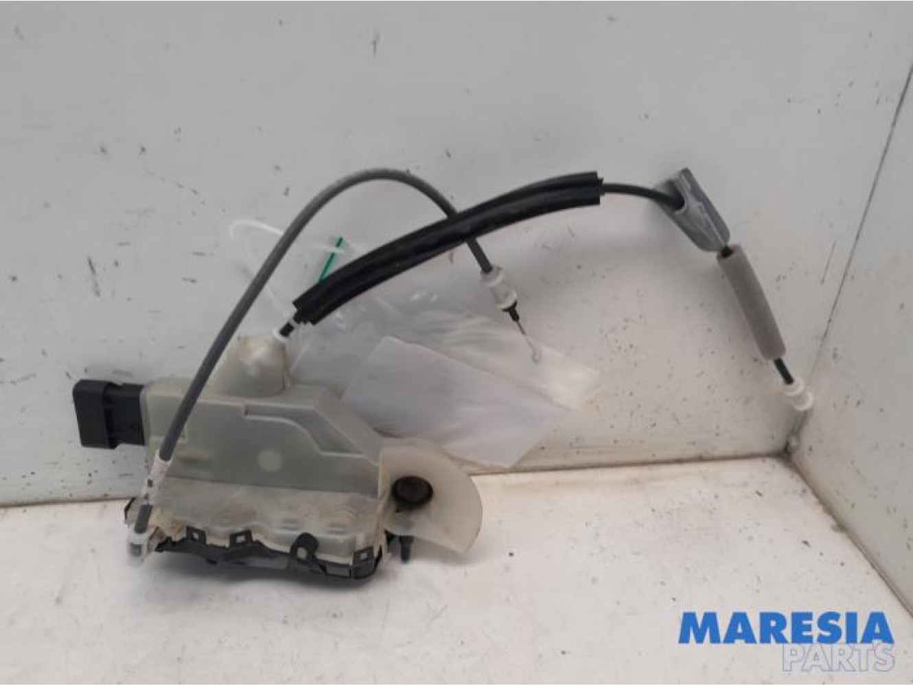 Peugeot - 3008 - Door lock mechanism 4-door, front left