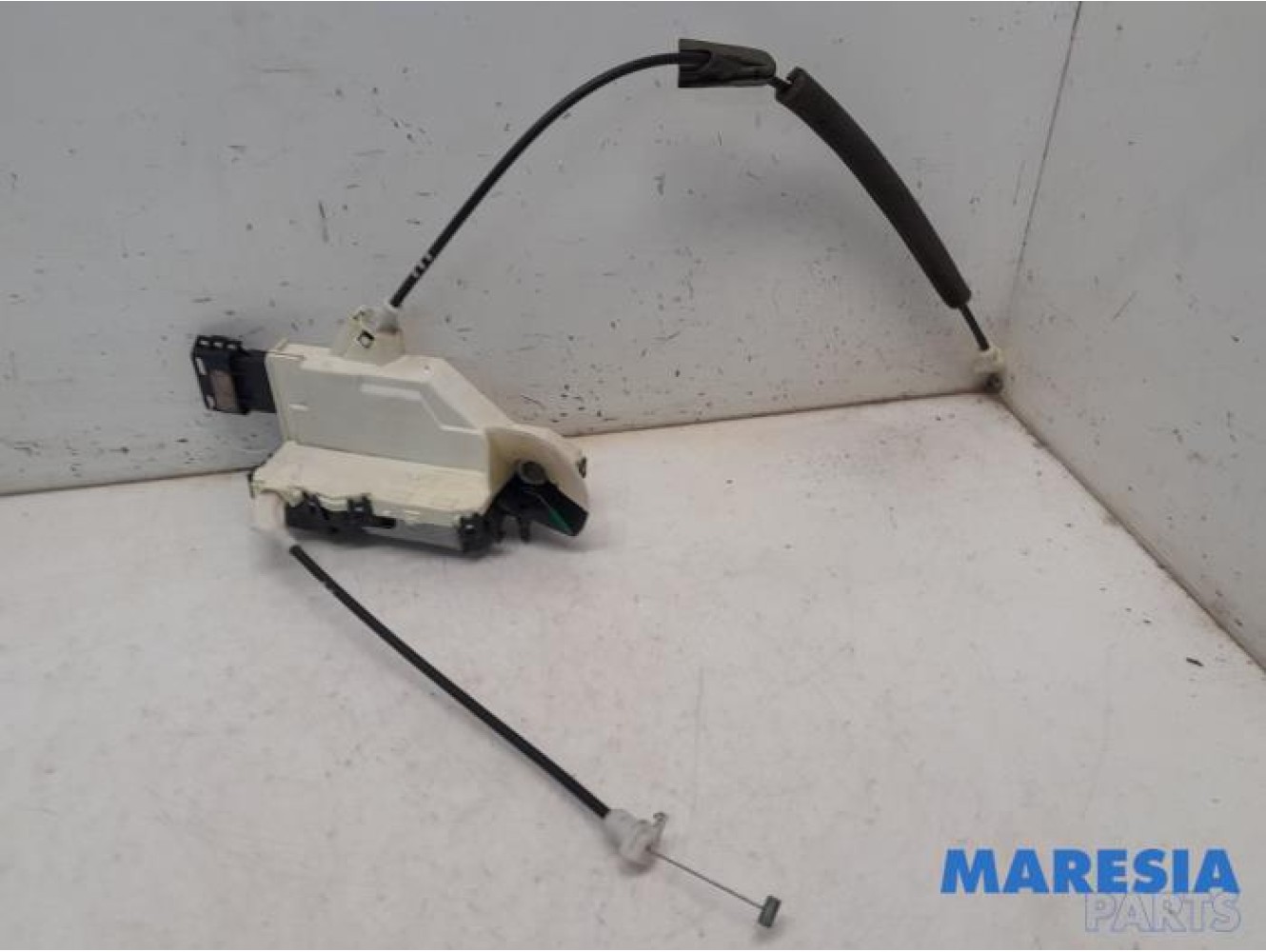Peugeot - 3008 - Door lock mechanism 4-door, front left