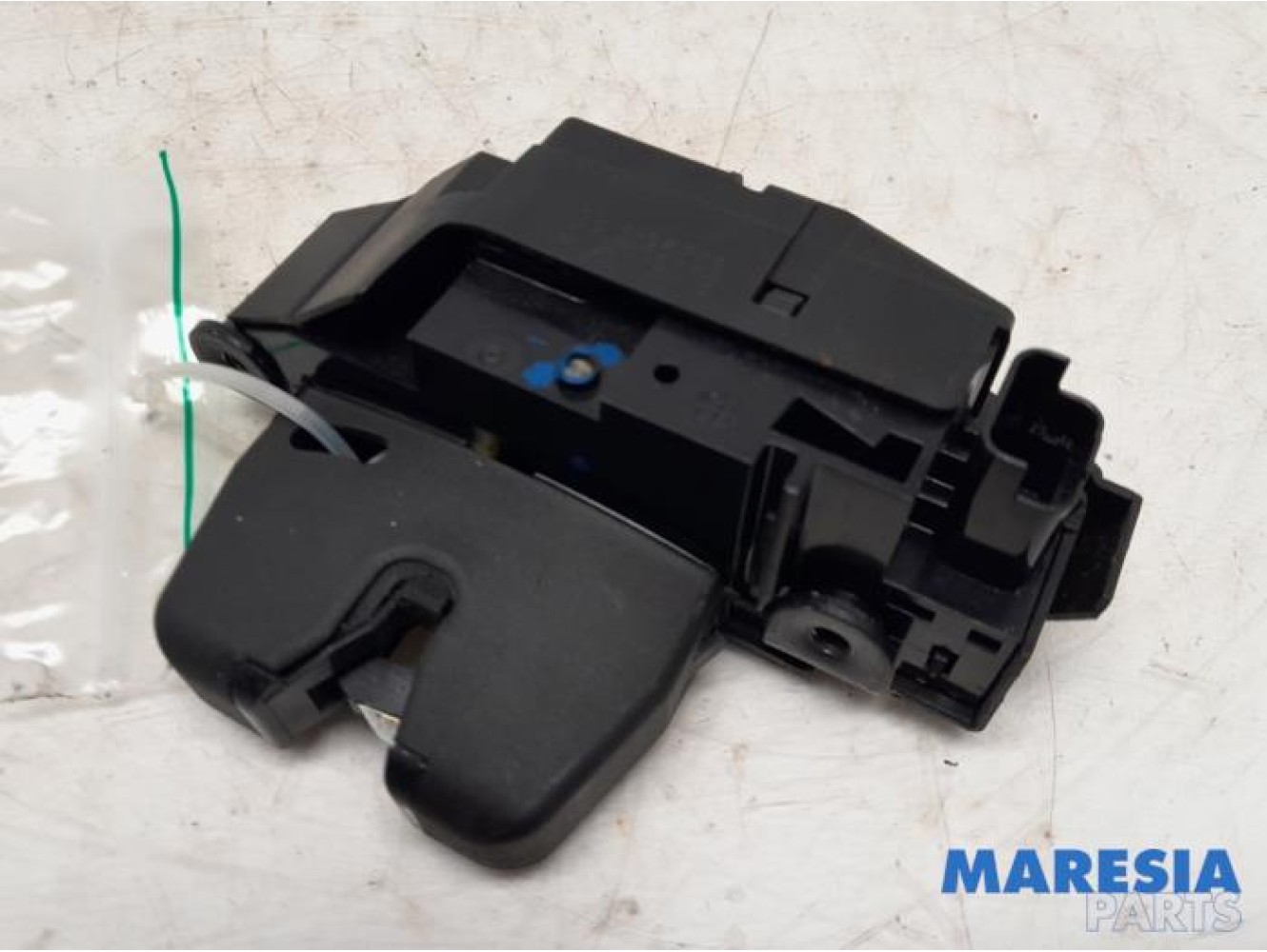 Peugeot - 3008 - Tailgate lock mechanism