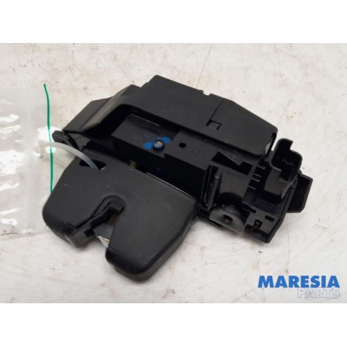 Peugeot - 3008 - Tailgate lock mechanism