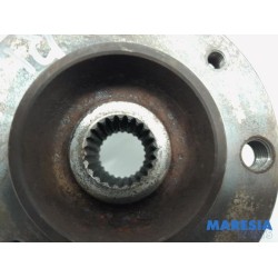 Renault - Clio - Knuckle, front right