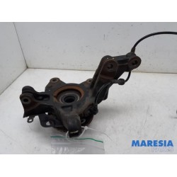 Renault - Clio - Knuckle, front right