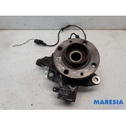 Renault - Clio - Knuckle, front right