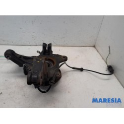 Renault - Clio - Knuckle, front right