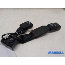 Peugeot - 3008 - Insertion ceinture de sécurité arrière droite