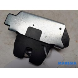 Peugeot - 3008 - Tailgate lock mechanism